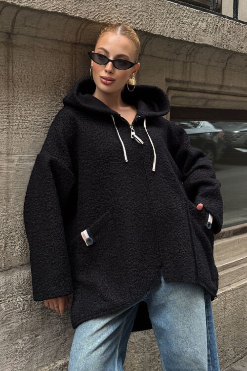 Siyah Kapüşonlu Çift Cepli Oversize Buklet Ceket Mont BCVL-25V605