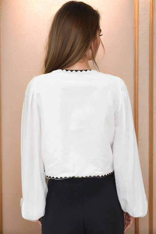 Siyah Nakışlı Bağlamalı Ceten Crop Ceket BCHESQ-251140