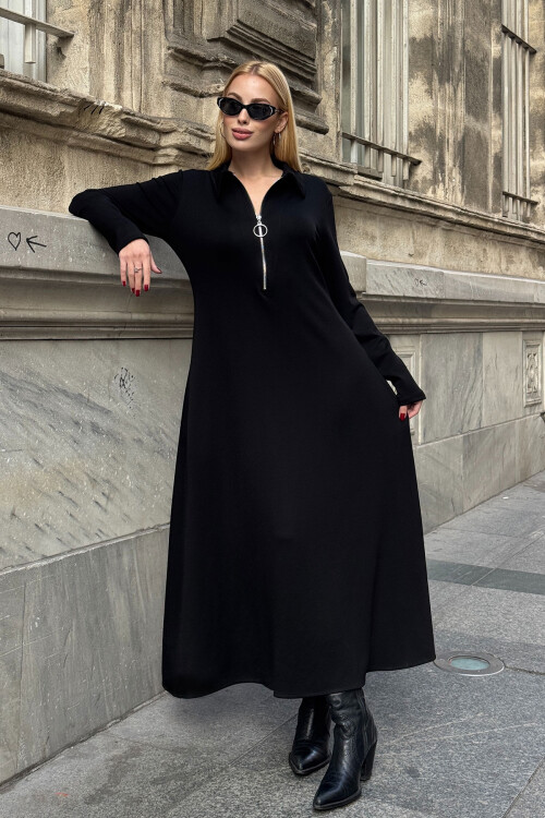 Siyah Polo Yaka Fermuarlı Çift Cepli Rahat Kesim Yumuşak Dokulu Örme Elbise BCVL-25V235