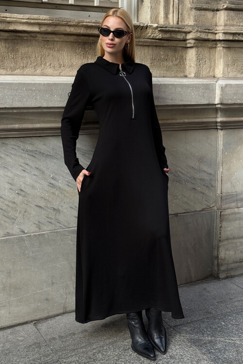 Siyah Polo Yaka Fermuarlı Çift Cepli Rahat Kesim Yumuşak Dokulu Örme Elbise BCVL-25V235