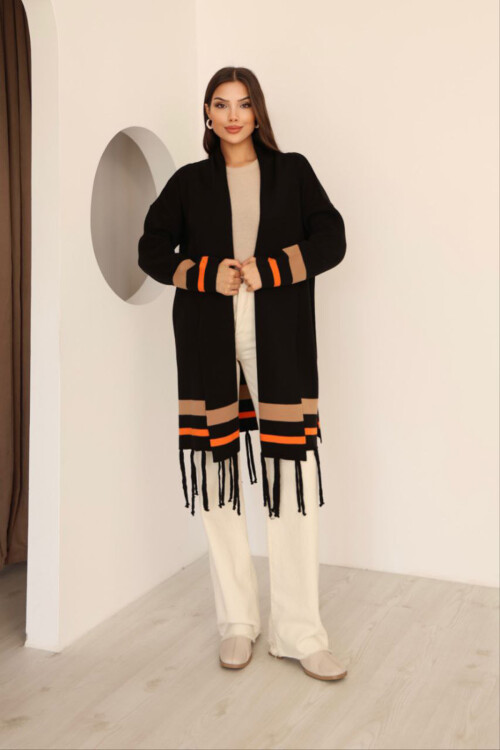 Siyah Püsküllü Renk Bloklu Uzun Triko Hırka BCES-253002