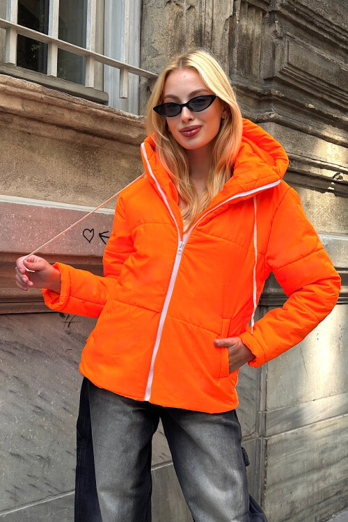 Turuncu Kapüşonlu Çift Cepli Mont BCVL-25N115