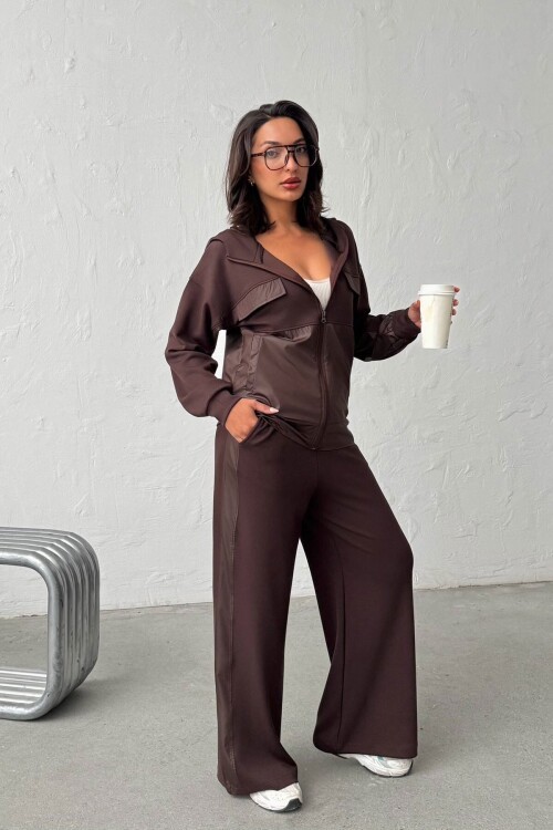 Acı Kahve Yumuşak Dokulu Garnili Kapüşonlu Sweatshirt Ve Pantolon Alt Üst Takım