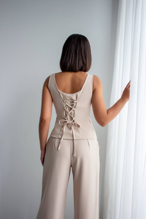 Bej Brit Detaylı Kare Yaka Crep Bluz Ve Pantolon Alt Üst Takım