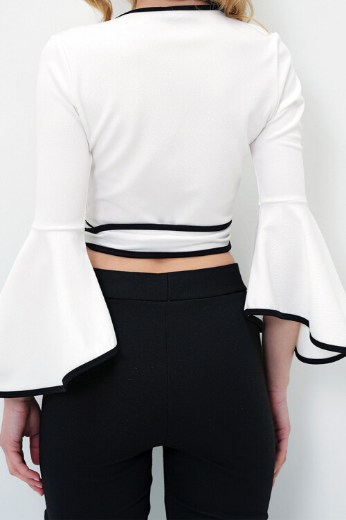 Beyaz İspanyol Kol Biye Detaylı Bağlamlı Kruvaze Bluz BCHNT-251223