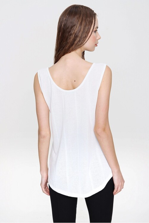 Ekru Askılı Düğmeli İnce Örme Triko Bluz