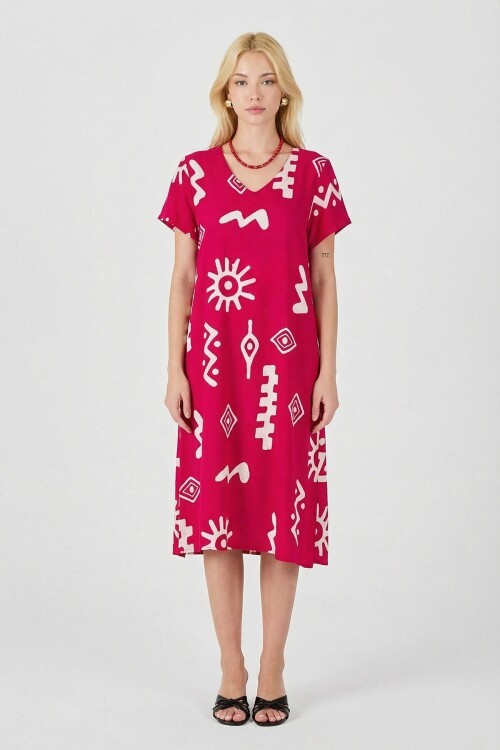 Fuşya Desenli V Yaka Kısa Kollu Yırtmaçlı Midi Boy Elbise