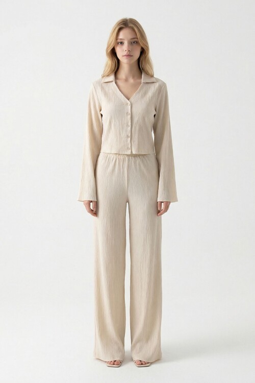 Krem Geniş Kol Düğme Detaylı Yakalı Bluz Ve Palazzo Pantolon Alt Üst Takım