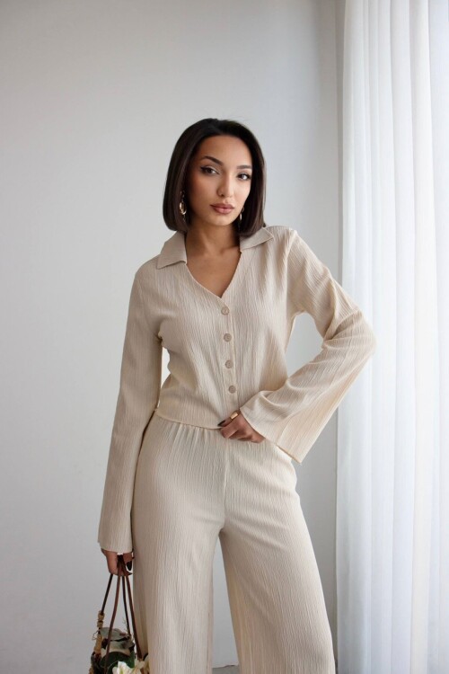 Krem Geniş Kol Düğme Detaylı Yakalı Bluz Ve Palazzo Pantolon Alt Üst Takım