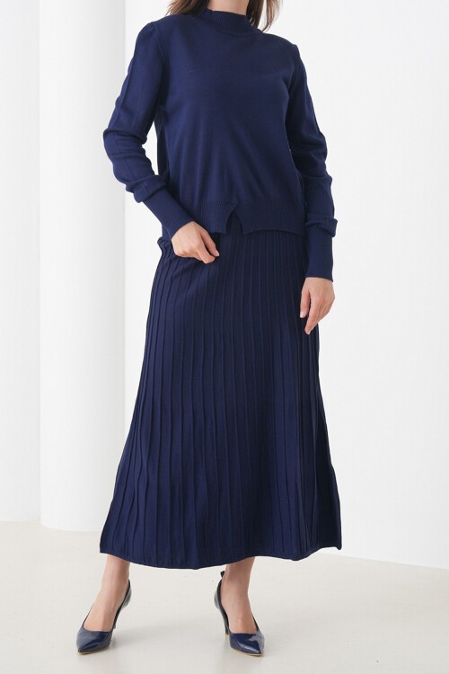 Lacivert Yarım Balıkçı Yaka Kazak Ve Midi Boy Piliseli Etek Takım BCHPK-251253