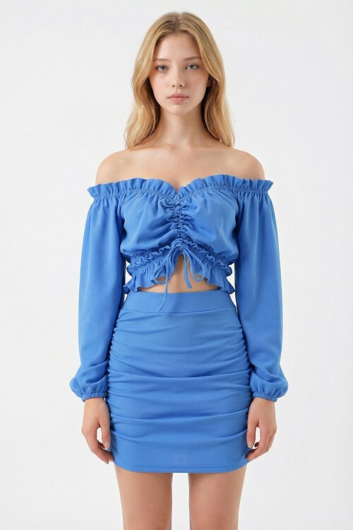 Mavi Madonna Yaka Omuz Dekolteli Önü Büzgülü Crop Bluz
