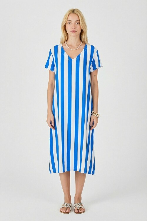 Mavi V Yaka Kısa Kollu Rahat Kesim Elbise