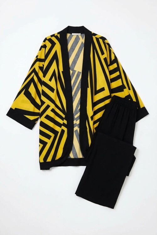 Sarı Baskılı Kimono Ve Pantolon Dokuma Viscon Alt Üst Takım