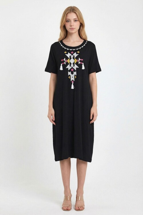 Siyah Beyaz Nakış İşlemeli Örme Viscon Elbise