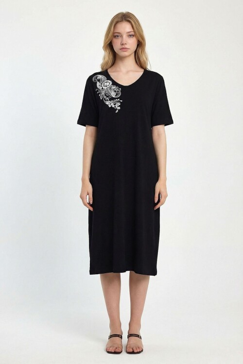 Siyah Nakış İşlemeli Örme Viscon Elbise