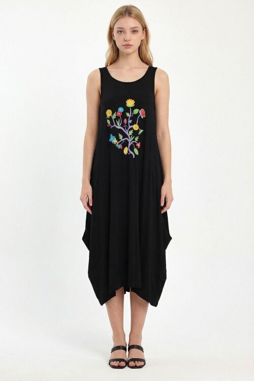 Siyah Nakış İşlemeli Örme Viscon Elbise