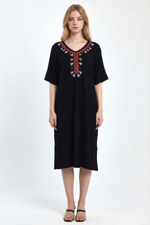 Siyah Nakış İşlemeli Örme Viscon Elbise