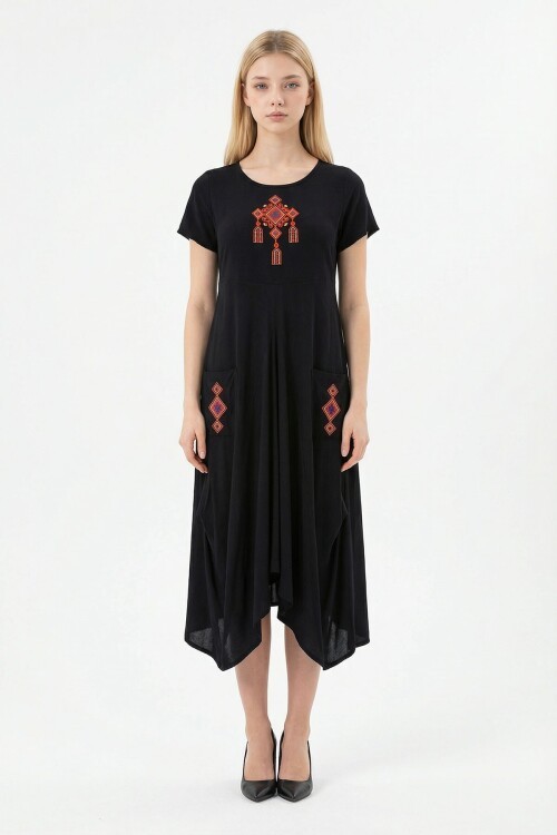 Siyah Nakış İşlemeli Örme Viscon Elbise