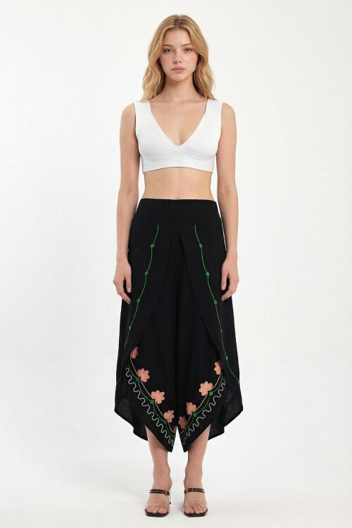 Siyah Nakış İşlemeli Viscon Dokuma Şalvar Pantolon