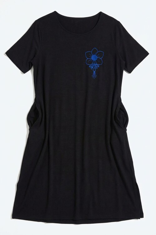 Siyah Saks Nakış İşlemeli Örme Viscon Elbise