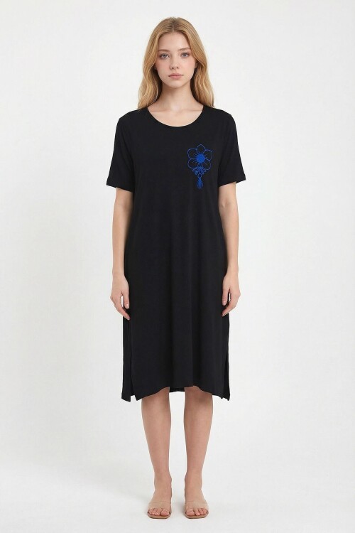 Siyah Saks Nakış İşlemeli Örme Viscon Elbise