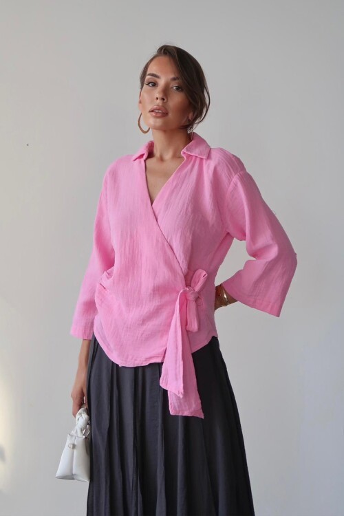 Pembe Kruvaze Yaka Bağlamalı Müslin Bluz