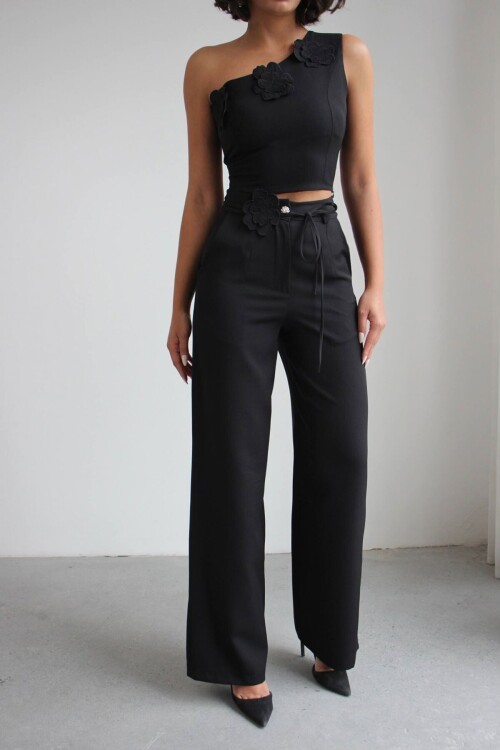 Siyah Aksesuar Detaylı Bluz Ve Pantolon Dokuma Alt Üst Takım