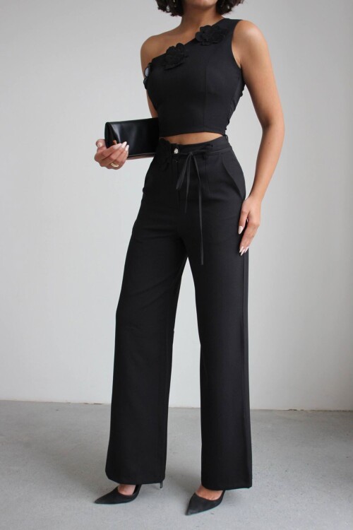 Siyah Aksesuar Detaylı Bluz Ve Pantolon Dokuma Alt Üst Takım