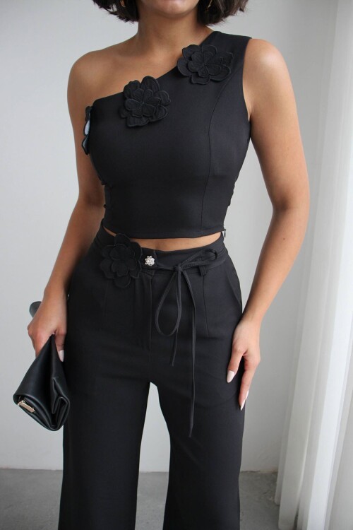 Siyah Aksesuar Detaylı Bluz Ve Pantolon Dokuma Alt Üst Takım