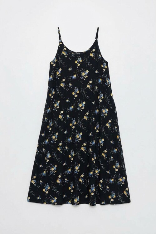 Siyah Askılı Boncuk Detaylı Çift Cepli Desenli Salaş Elbise