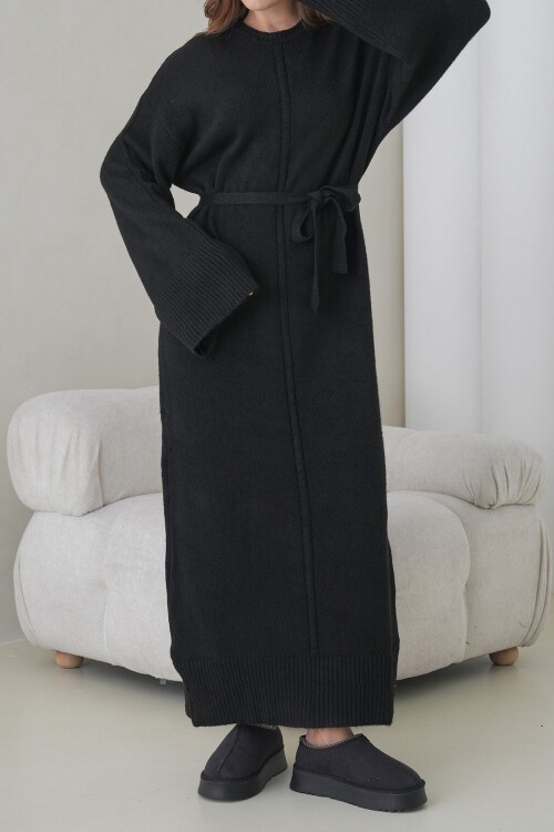 Siyah Bisiklet Yaka Kuşak Bağlamalı Uzun Triko Elbise BCHPK-251242