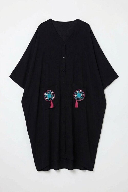 Siyah Çift Cepli Nakış İşlemeli Uzun Salaş Dokuma Gömlek Elbise