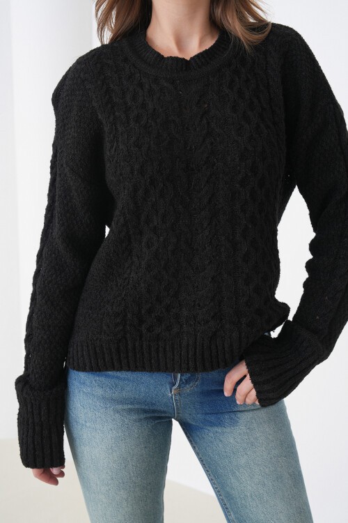 Siyah Kalın Örgü Desenli Bisiklet Yaka Triko Kazak BCHPK-251250