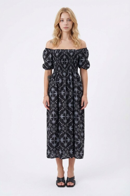 Siyah Kare Yaka Beli Çiçek Desenli Dokuma Yazlık Elbise