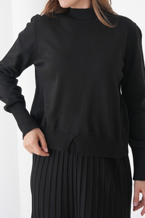 Siyah Yarım Balıkçı Yaka Kazak Ve Midi Boy Piliseli Etek Takım BCHPK-251253