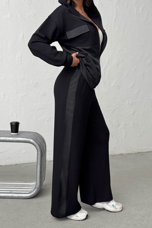 Siyah Yumuşak Dokulu Garnili Kapüşonlu Sweatshirt Ve Pantolon Alt Üst Takım BCHN-25261023