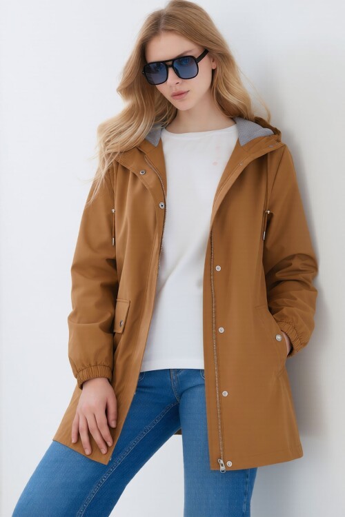 Taba Kapüşonlu Fermuarlı Çift Cepli Yağmurluk Ceket