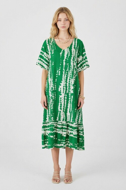 Yeşil Batik Desenli V Yaka Eteği Volanlı Oversize Elbise