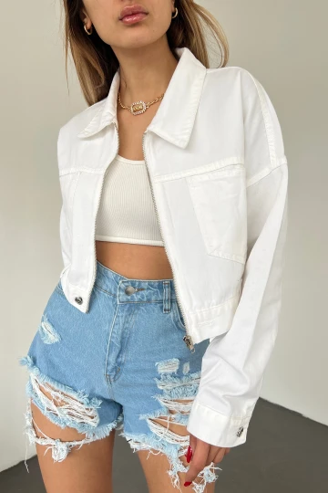 Beyaz Çift Cepli Fermuarlı Yıkamalı Crop Denim Ceket BCDF-235410
