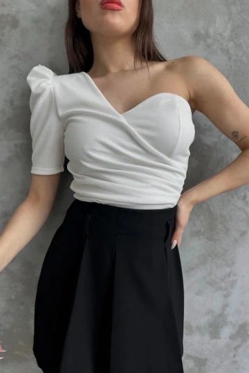 Beyaz Prenses Kol Tek Omuz Crep Bluz