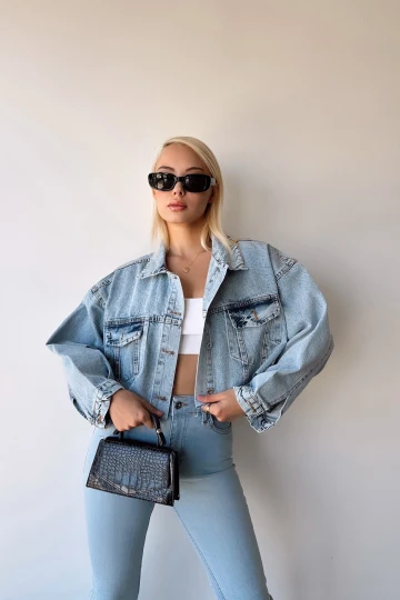 Buz Mavi Çift Cepli Lazer Kesim Yıkamalı Crop Denim Ceket BCDF-235408