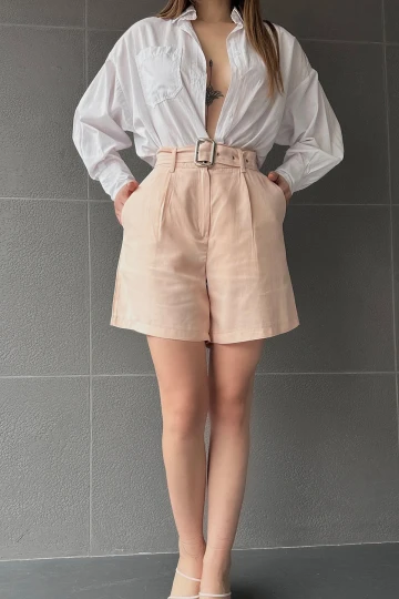 Krem Kuş Gözü Kemerli Geniş Paçalı Mom Kalıp Şort BCDF-233500