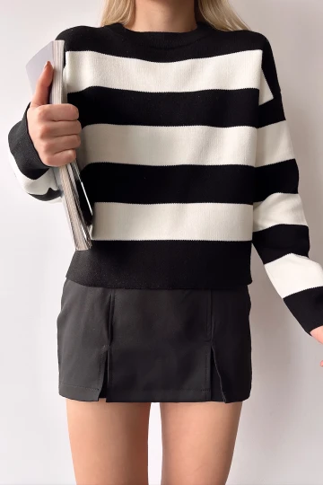 Siyah Bisiklet Yaka Çizgili Yumuşak Dokulu Basic Triko Kazak BC231035