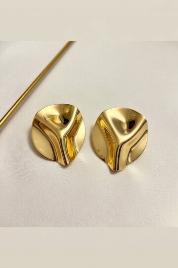 Gold Asimetrik Desen Küpe