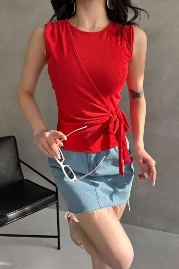 Kırmızı Askılı Önü Kruvaze Bağlamalı Bluz