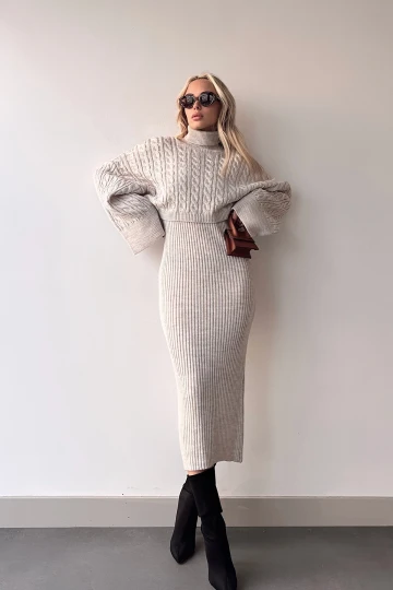 Taş Boğazlı Örgü Motifli Crop Kazak Ve Triko Elbise Takım BC231004