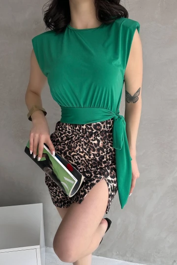 Yeşil Omuzu Vatkalı Beli Kuşaklı Bluz BCDF-252160