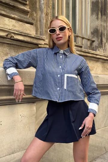 Lacivert Manşet Ve Cepleri Garnili Çizgili Oversize Crop Dokuma Gömlek