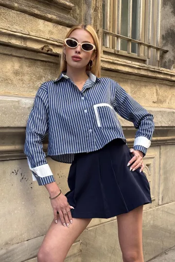 Lacivert Manşet Ve Cepleri Garnili Çizgili Oversize Crop Dokuma Gömlek