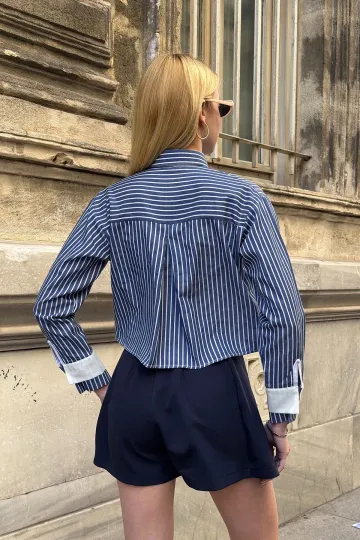 Lacivert Manşet Ve Cepleri Garnili Çizgili Oversize Crop Dokuma Gömlek
